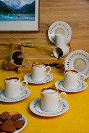 Hermia Yakamoz 12 Juego de Tazas de Café y Platos Multicolor